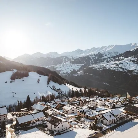 Bio-Bauernhof Zirmhof * Fendels